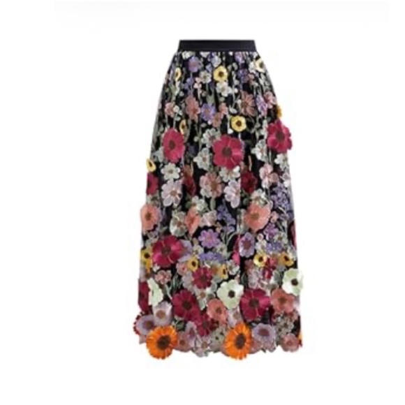Chicwish 3D Floral Applique Maxi Skirt - Picture 4 of 9